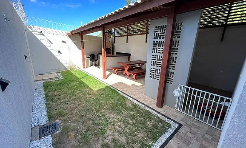 Casa Com 3 Quartos E...