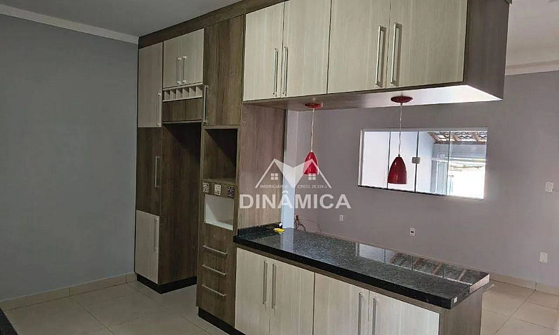 Casa Com 2 Dormitóri...