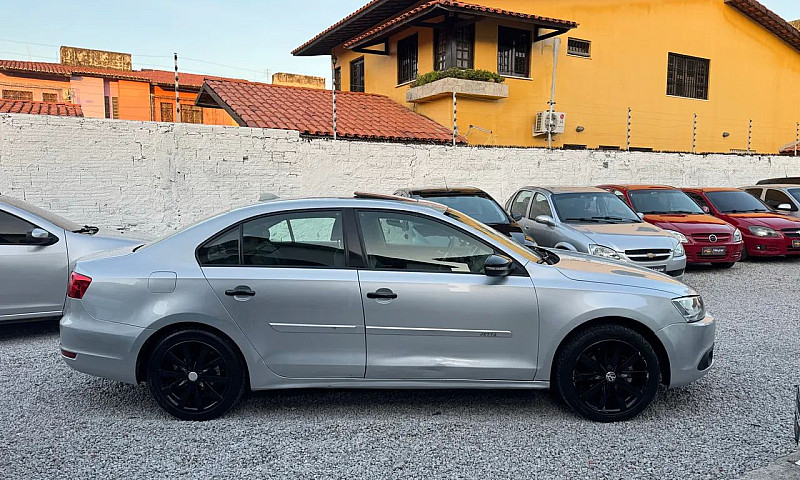 Volkswagen Jetta Com...