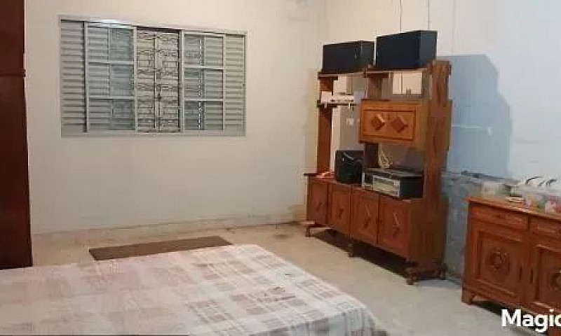 Casa Com 4 Dormitóri...