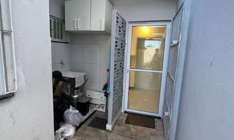 Casa Com 3 Quartos E...