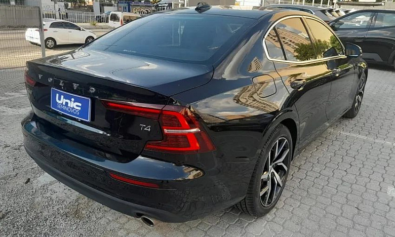 Volvo S60 T-4 Moment...