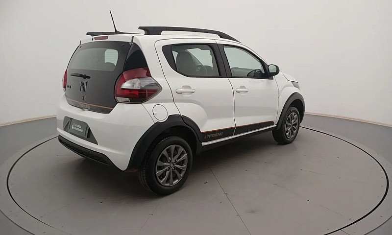 Fiat Mobi Trekking 1...