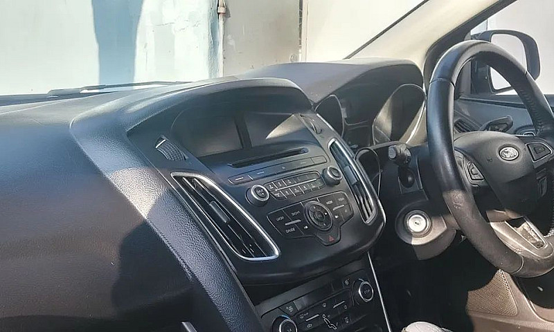 Ford Focus 1.6 S/Se/...