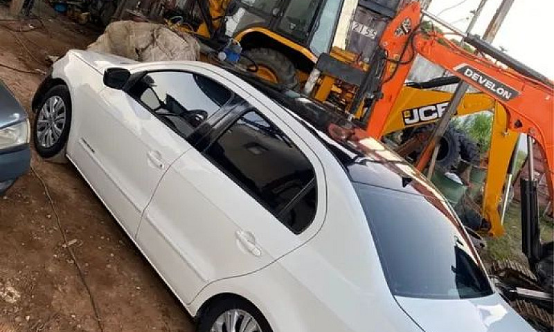 Volkswagen Voyage 1....