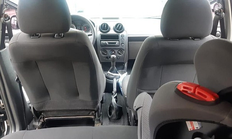 Vende-Se Fiesta Cons...