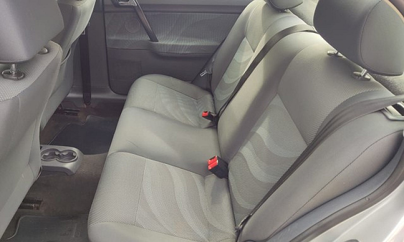 Polo Sedan 1.6 Compl...