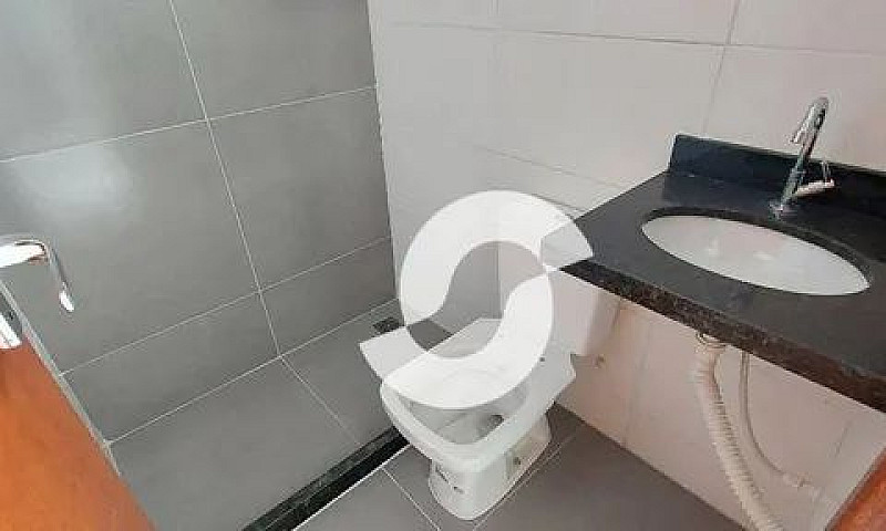 Casa Com 2 Dormitóri...