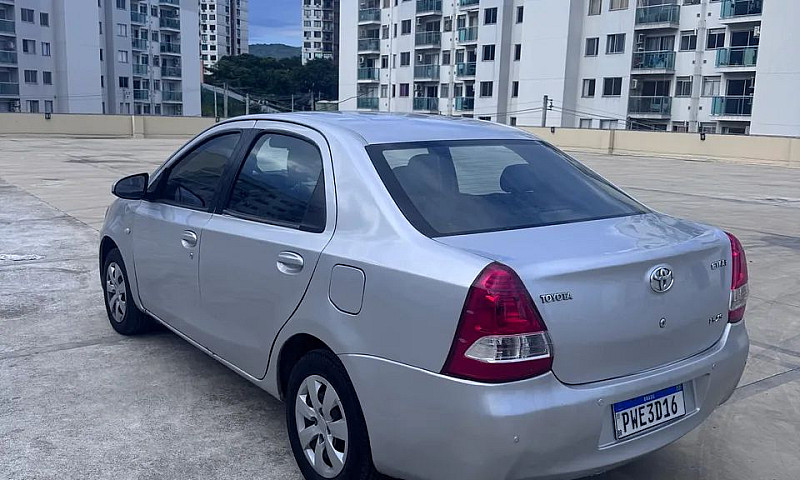 Toyota Etios Xs Seda...
