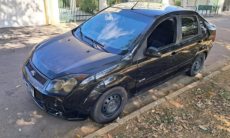 Ford Fiesta Sedan 1....