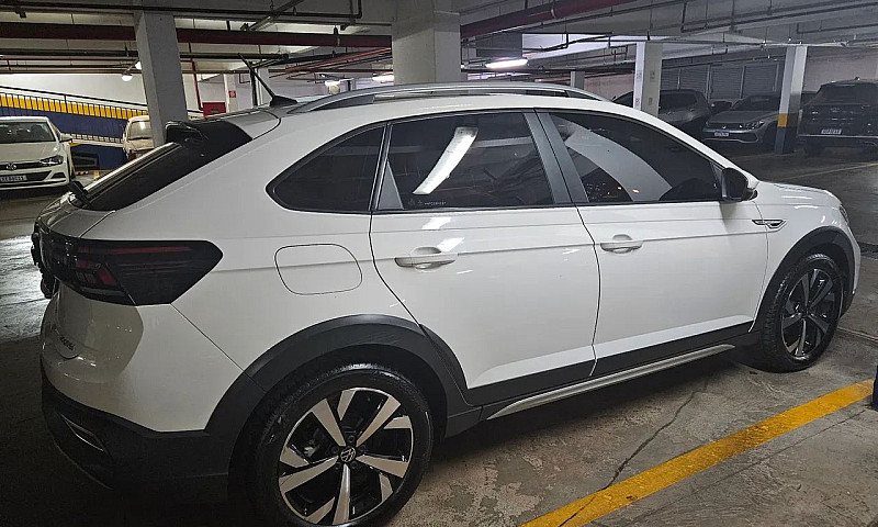 Volkswagen Nivus Hig...