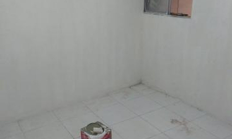 Alugo Casa 2/4 Quart...