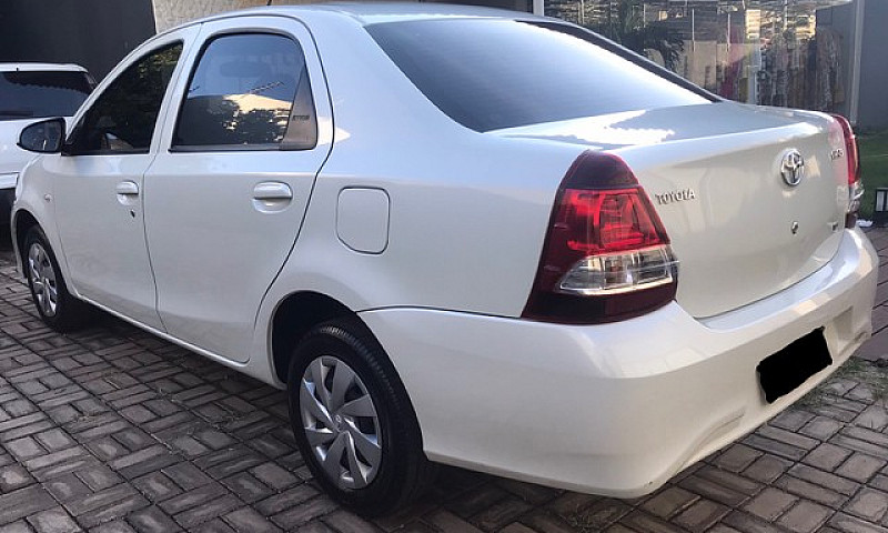 Etios X Sedan 1.5 Ma...
