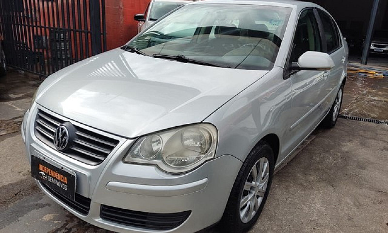 Polo Sedan 1.6 Compl...