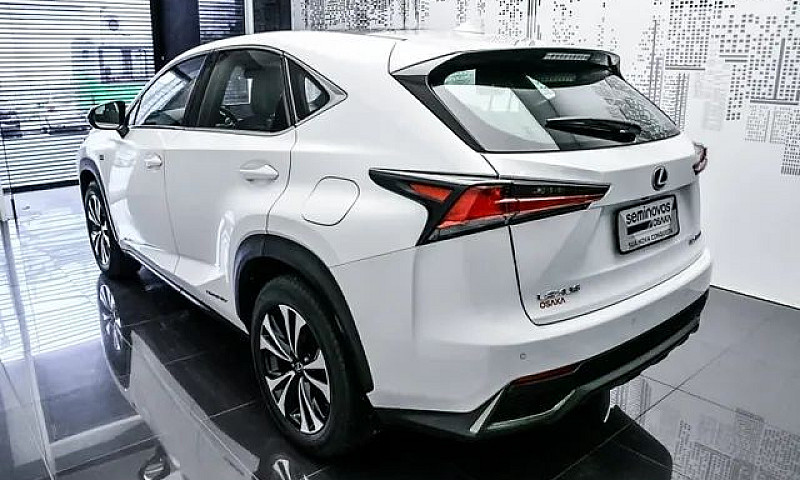Lexus Nx 300H 2.5 16...