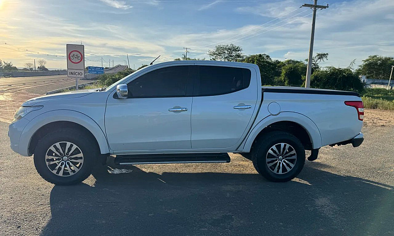Mitsubishi L200 Trit...