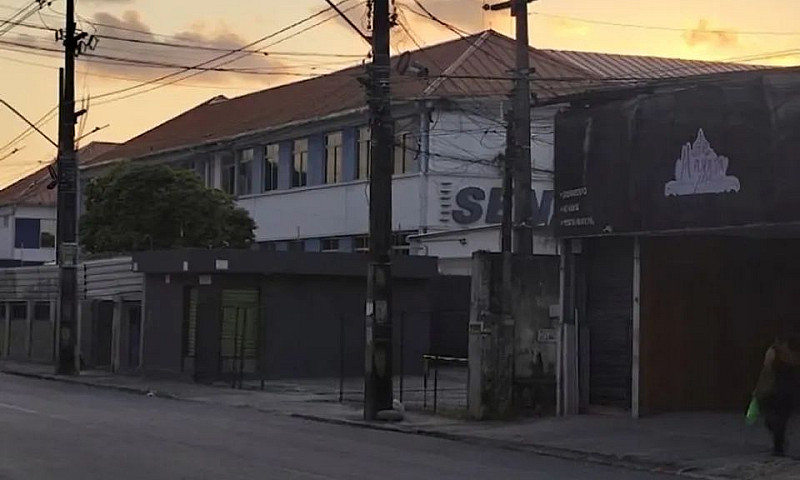 Aluga-Se Casa No Bai...