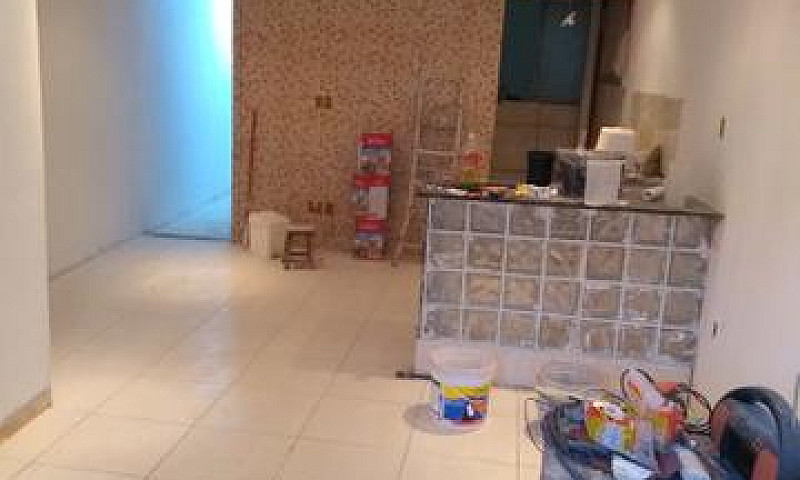 Alugo Casa 2/4 Quart...