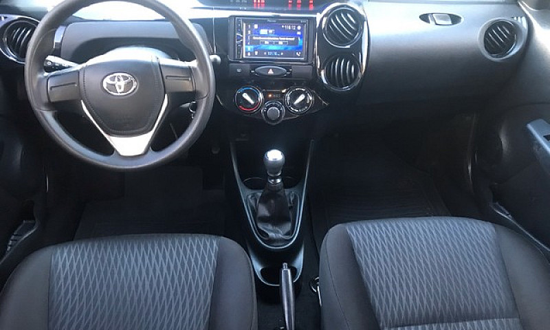 Etios X Sedan 1.5 Ma...