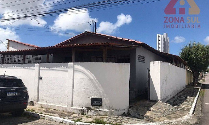 Casa Com 3 Dormitóri...