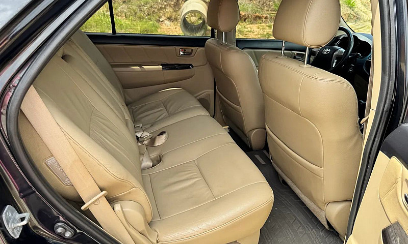 Toyota Hilux Sw4 Srv...