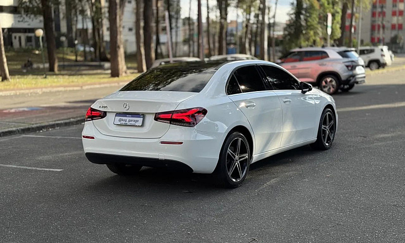 Mercedes-Benz A-200 ...