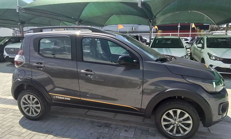 Fiat Mobi Trekking 1...