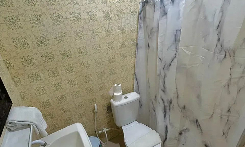 Alugo Casa Térrea Na...