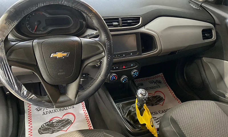 Chevrolet Onix Hatch...