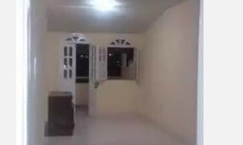 Alugo Casa 2/4 Pitua...
