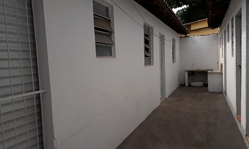 Barracão...