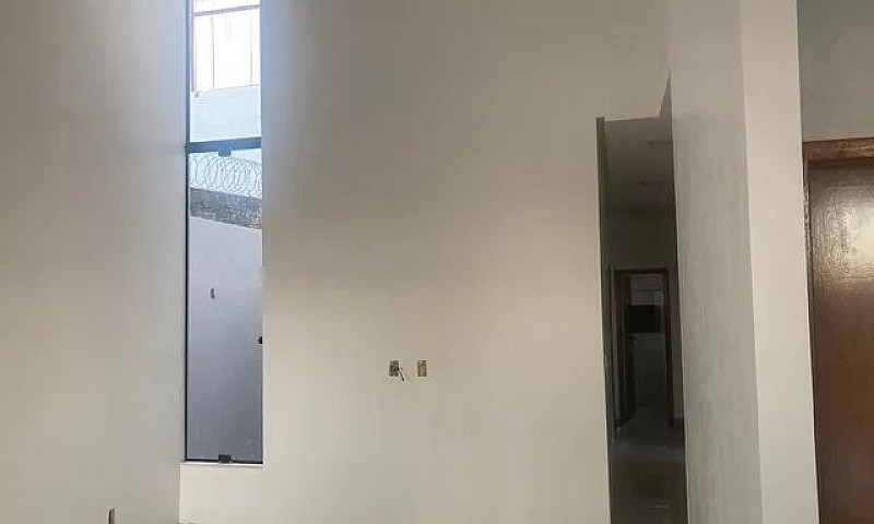 Vende-Se Casa De Alt...