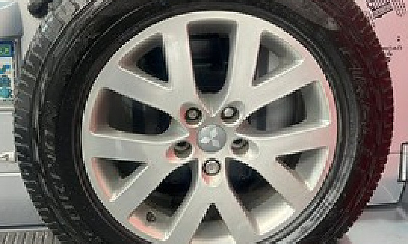 Mitsubishi Pajero Tr...