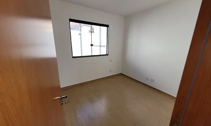 Casa A Venda Com Trê...
