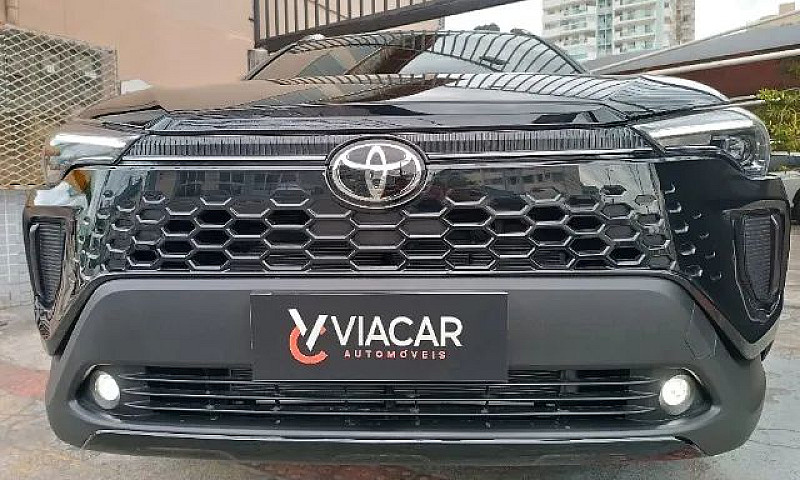 Toyota Corolla Cross...