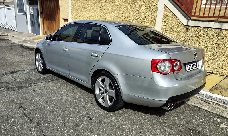 Volkswagen Jetta 2.5...