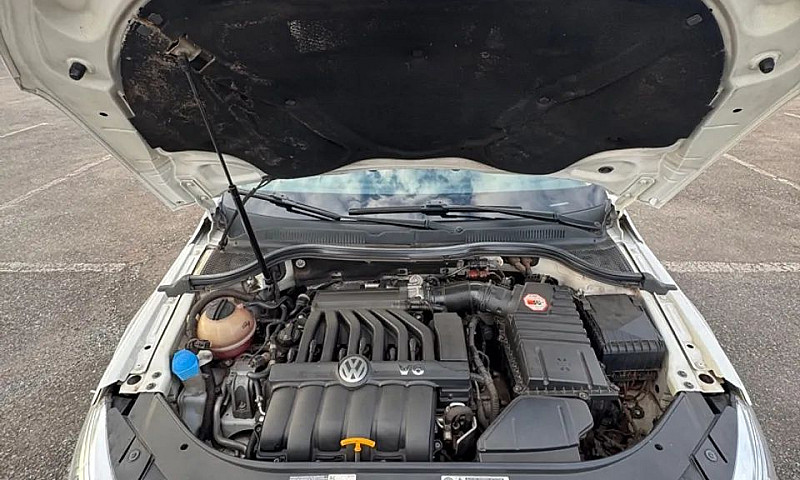 Volkswagen Passat Cc...