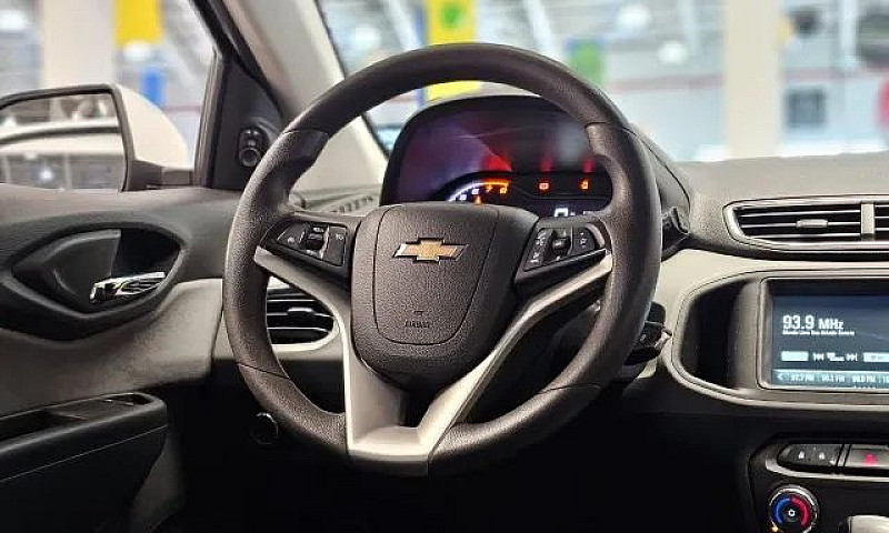 Chevrolet Onix Hatch...