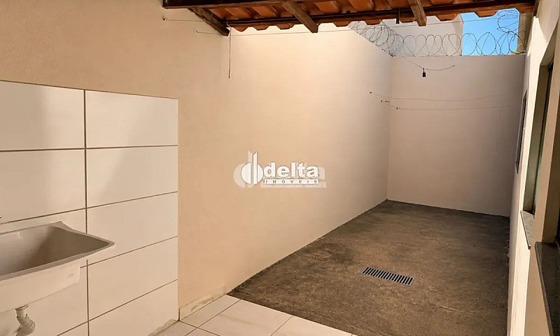 Casa Com 2 Quartos S...