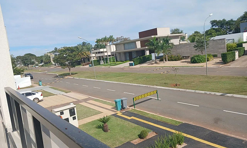 Casa Alto Padrao Con...