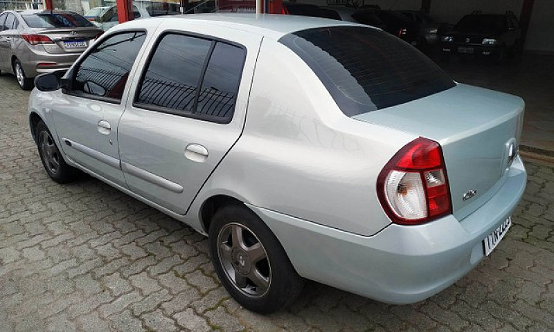 Renault Clio Sedã 20...