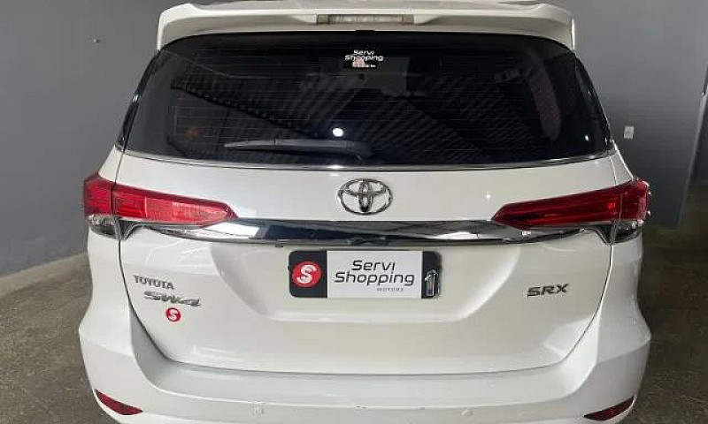 Toyota Hilux Sw4 2.8...