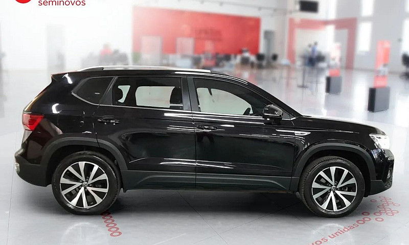 Volkswagen Taos 2023...