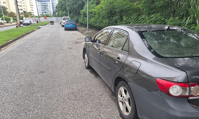 Toyota Corolla Xei 2...