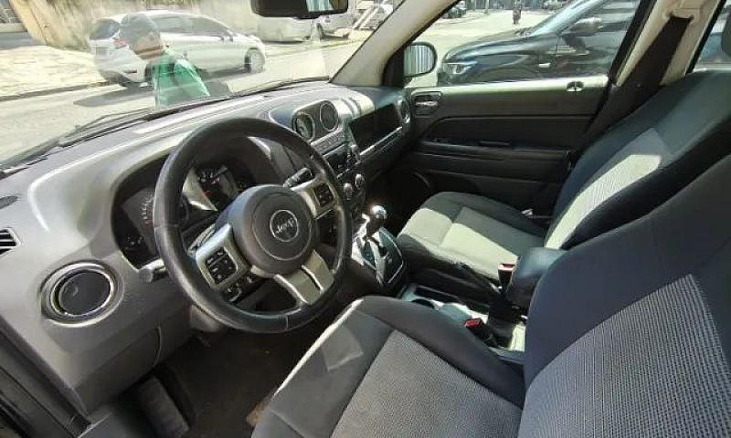 Jeep Compass Sport 2...