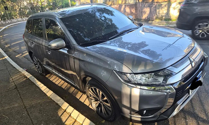 Mitsubishi Outlander...