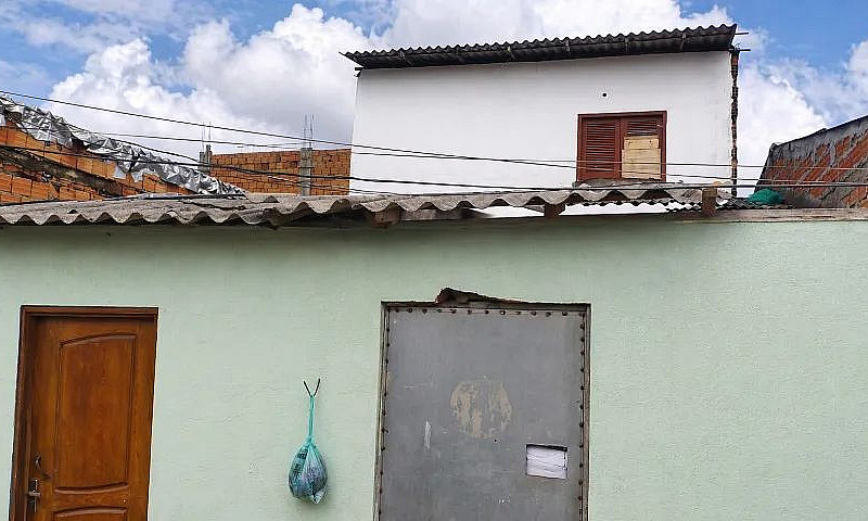 Casa- Bairro Una...