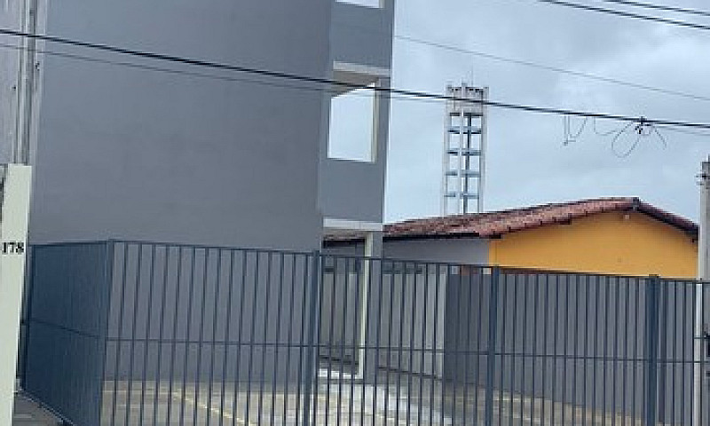 Kitnet Primeiro Alug...