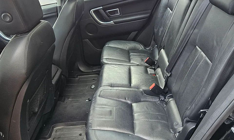 Land Rover Discovery...