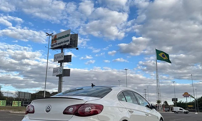 Volkswagen Passat Cc...
